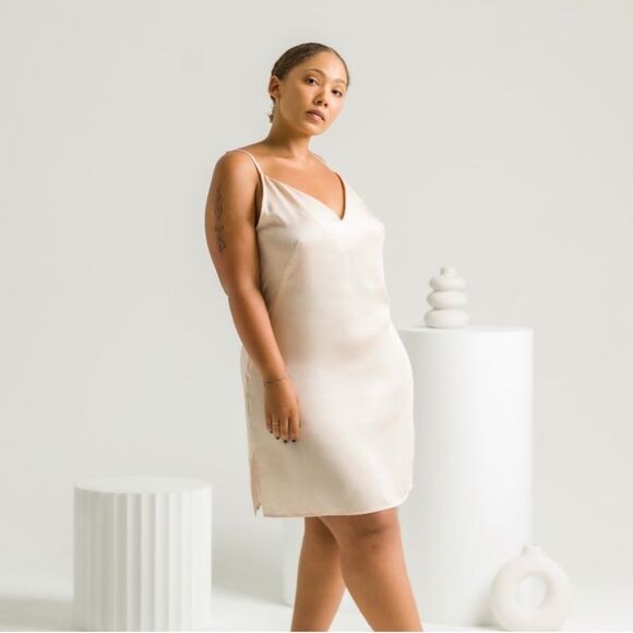 ETTITUDE Sateen Slip Dress Bamboo Oat small New in Box - Picture 1 of 13